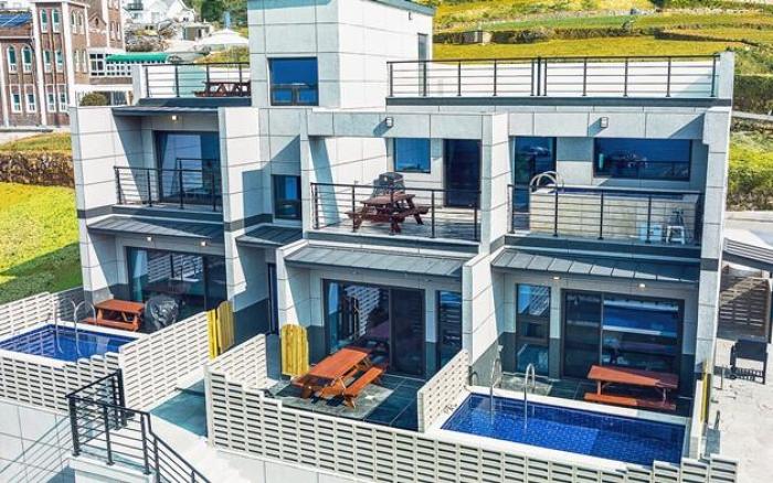 Annyeong noeul poolvilla
