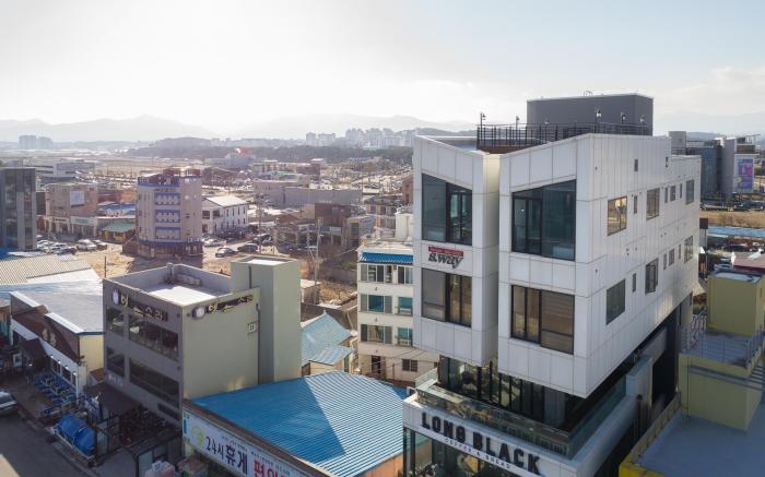 When I Open My Eyes, The Sea