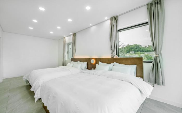 LIVFOREST Pool Villa