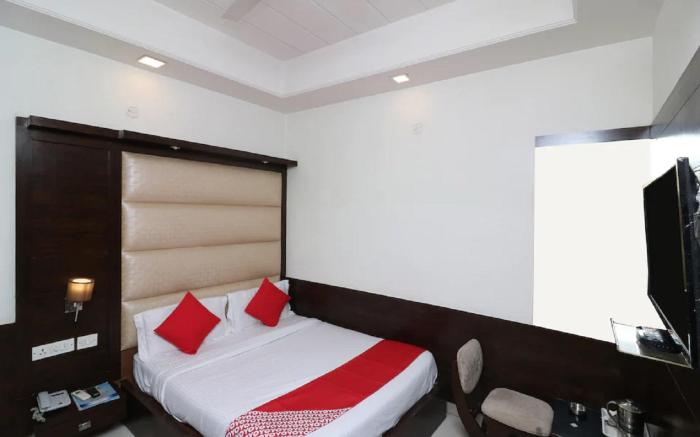 Hotel Pathway at Airport