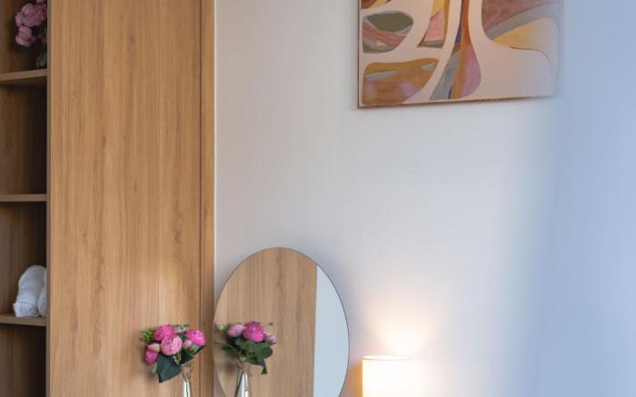 Dreams Homestay with Full Kitchen - Big Lounge