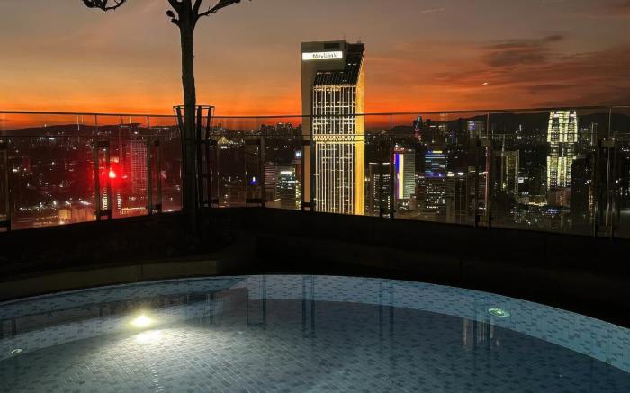 The Robertson Residences Free Gym & Pool
