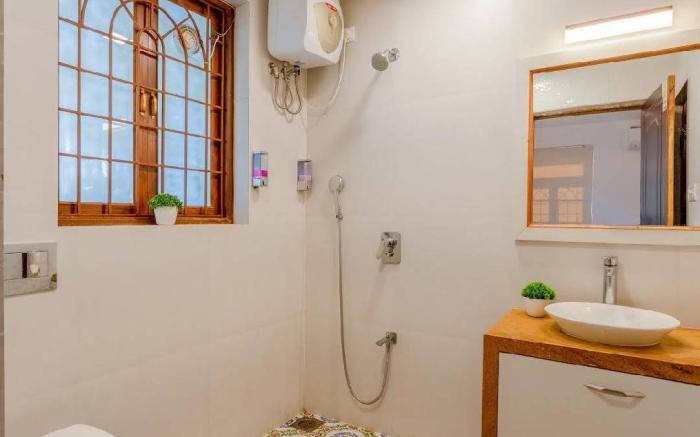 Candolim Bliss Villa with pvt Pool - Beach walk