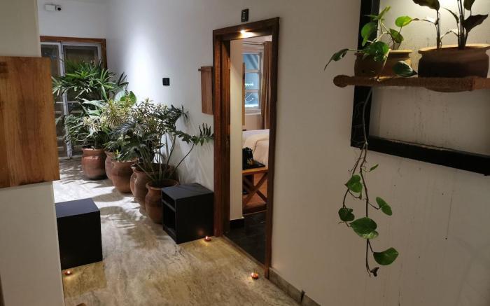 Studio (with fully equipped kitchen)