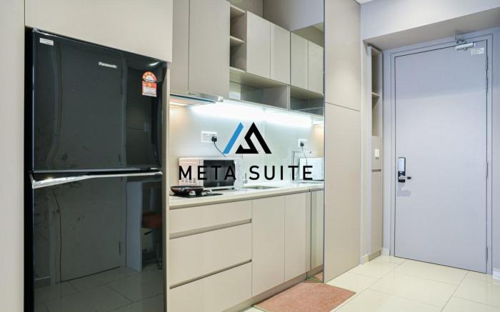 Sky pool 4 star hotel grade stay in i-City 4