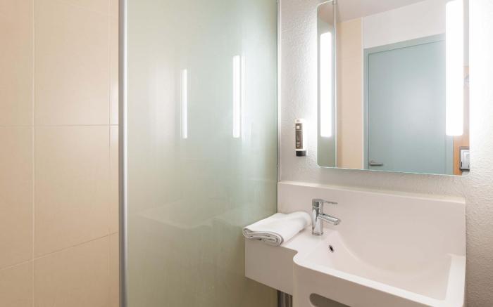 B&B HOTEL Lyon Grand Stade Meyzieu