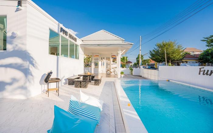 Fun Beach Pool Villa พูลวิลล่าติดทะเล  