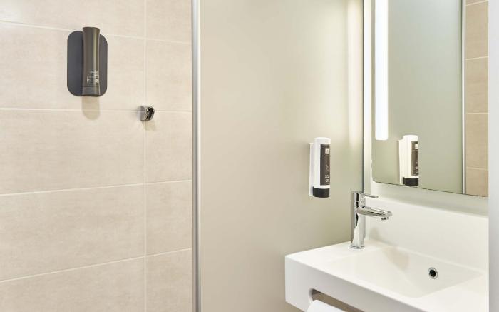 B&B HOTEL Massy Gare TGV