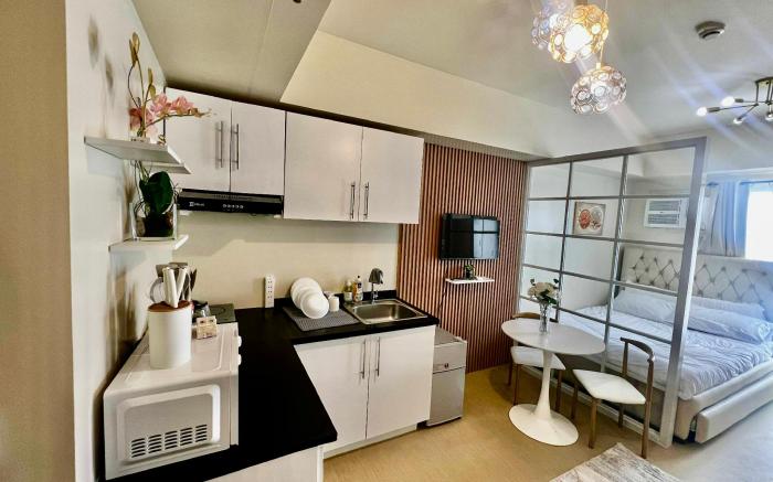 Mid-Century Modern Studio-Avida Towers Abreeza