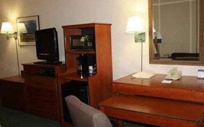 Hampton Inn & Suites Phoenix/Scottsdale on Shea Boulevard