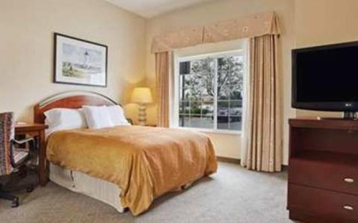 Homewood Suites By Hilton Oakland Waterfront Hotel