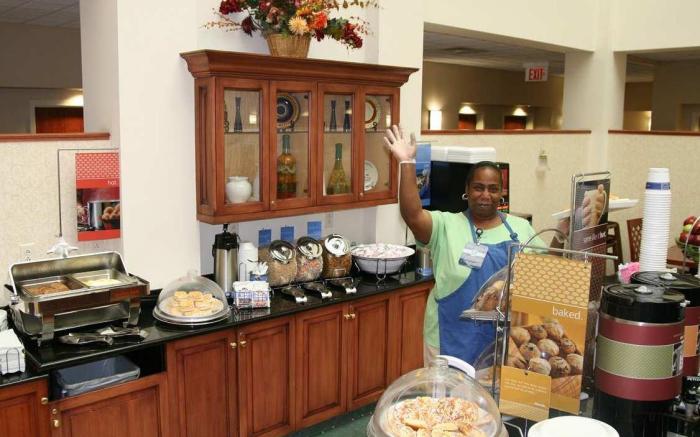 Hampton Inn & Suites Rockville Centre - NY Hotel
