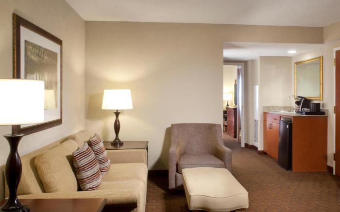 Embassy Suites by Hilton Dallas Near the Galleria