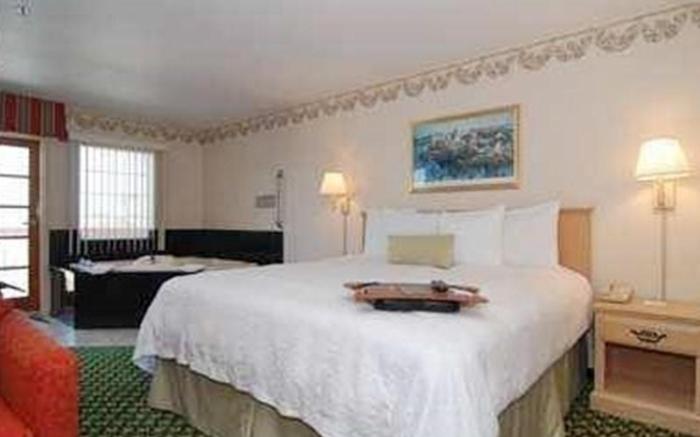 Hampton Inn & Suites Hermosa Beach