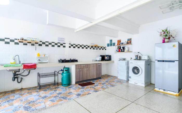 Cozy 6BR Pool Villa Close to Beach (CP6)