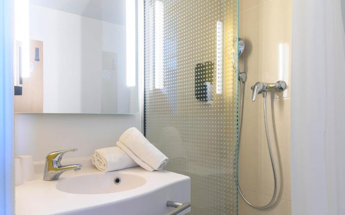 B&B HOTEL Nimes Centre Arenes