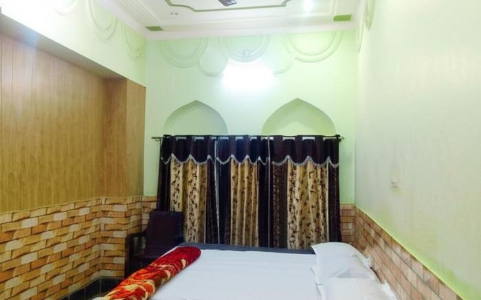 Maa Annapurna grand guests house in varanasi 