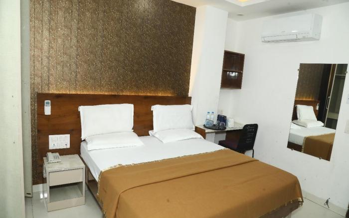 Flourish Stay Saket near Max Hospital