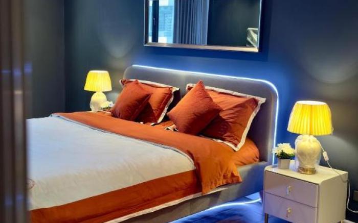 Omni Tower Sukhumvit Nana - Luxury Condominium