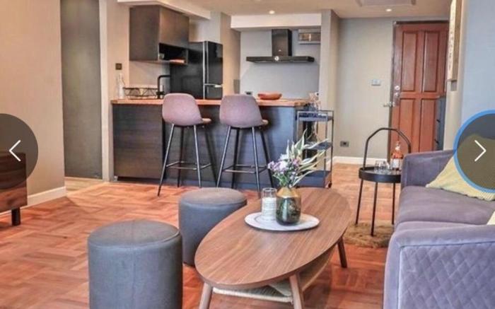 Omni Tower Sukhumvit Nana - Luxury Condominium