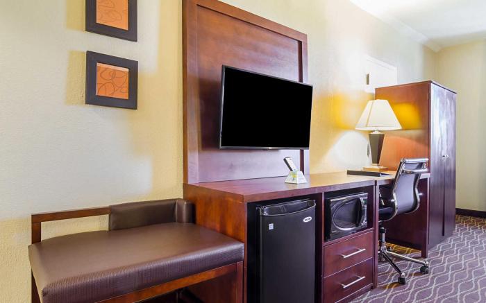 Comfort Inn & Suites Durham near Duke University