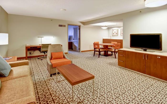DoubleTree Suites by Hilton Seattle Airport - Southcenter