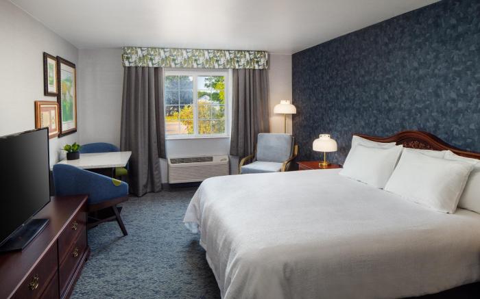 Irish Cottage Inn & Suites