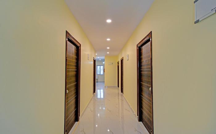 FabHotel Srikara Grand Luxury Rooms