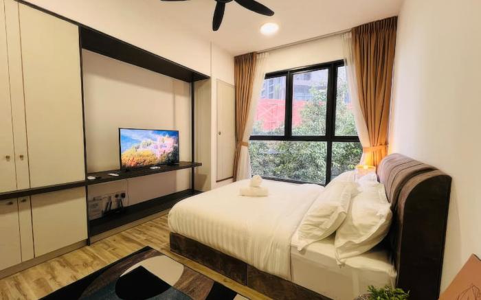 Urban Retreat Millerz Square | Pool & MRT