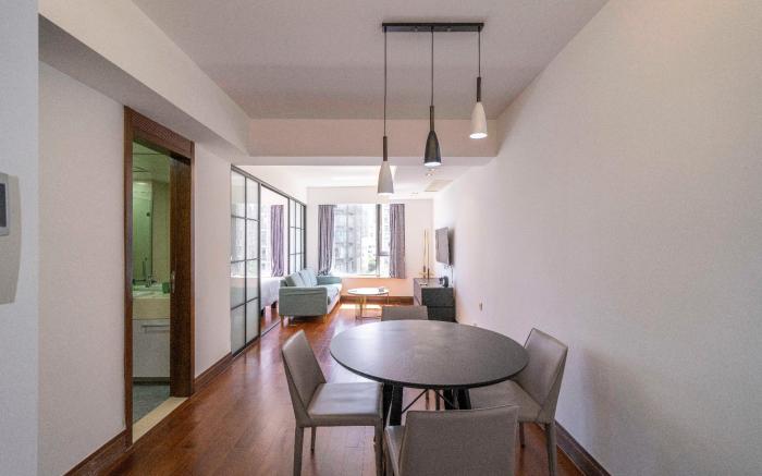 Tyms Modern 1 Bedroom Suite Walk to Xujiahui Metro