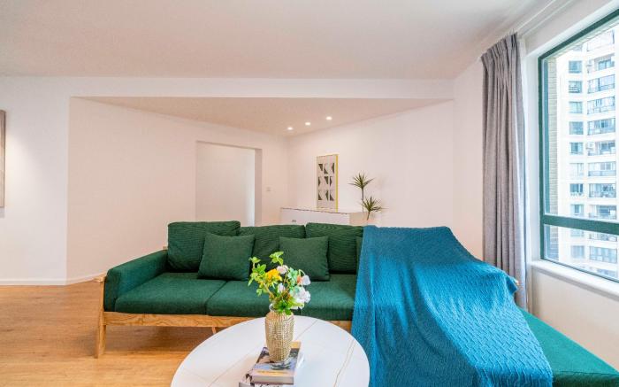 Tyms Spacious 4 Bedroom 2 Bath Apartment