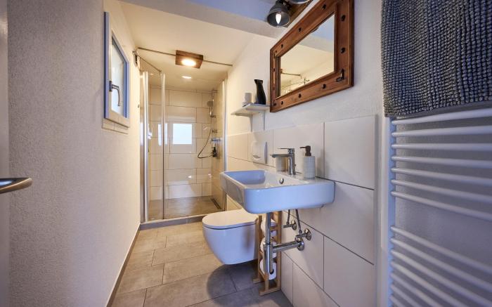 2 Bedroom Mountain View Garden Apartment