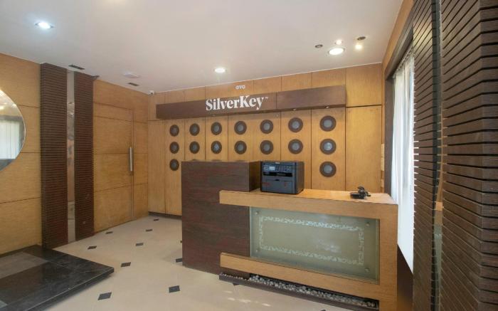 SilverKey Executive Stays 39622 Mayfair Tower