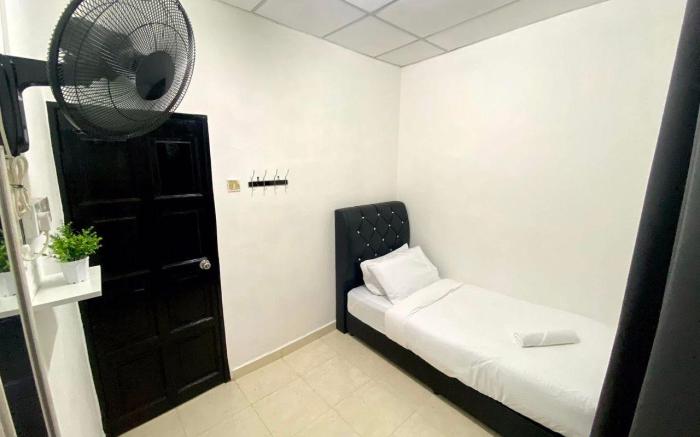 Black & White - Sukay Homestay