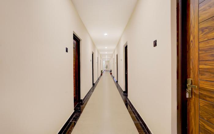 Super Townhouse Guduvancheri Junction Formerly Zafe Commercial