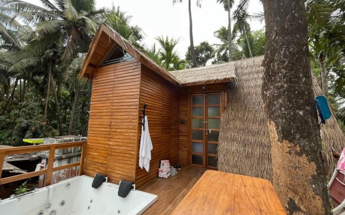 Mangifera Treehouse- pvt jacuzzi 