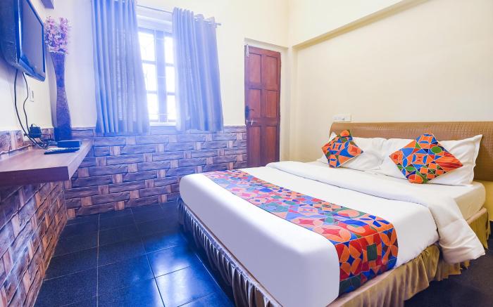 FabExpress Royal Baga Residency