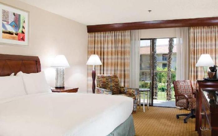 DoubleTree by Hilton Bakersfield