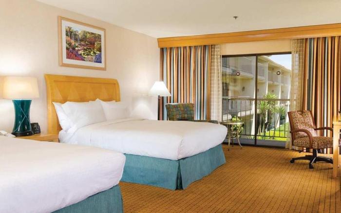DoubleTree by Hilton Bakersfield