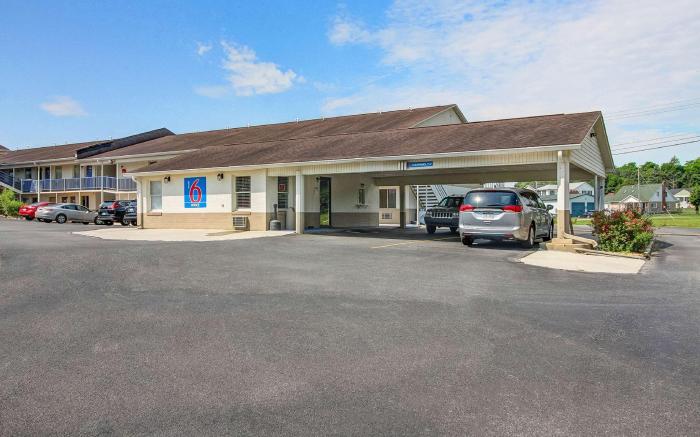 Motel 6 Charles Town, WV