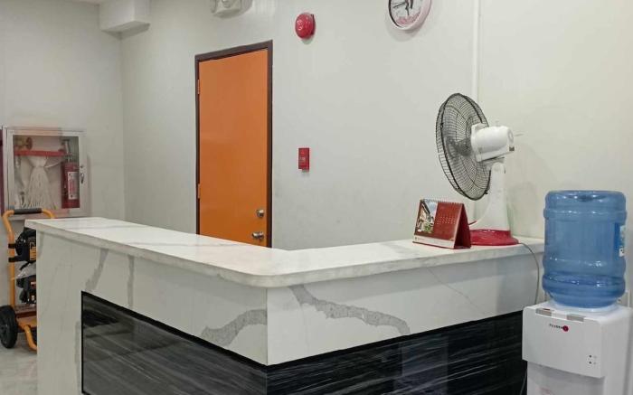 St. Marvin Studio M702