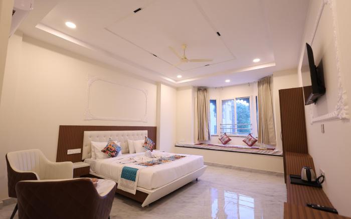 Mount View Inn (2.5 km from Fatehsagar Lake)