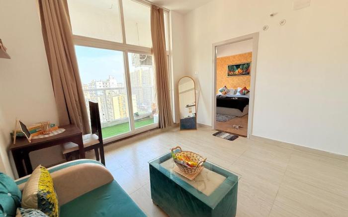 Luxury Harbor | 24/7 Pool | Mall | Metro