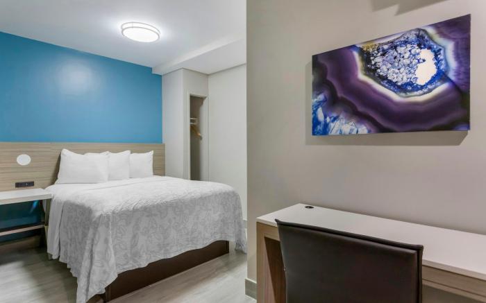 Red Roof PLUS+ Brooklyn - Flatbush Ave