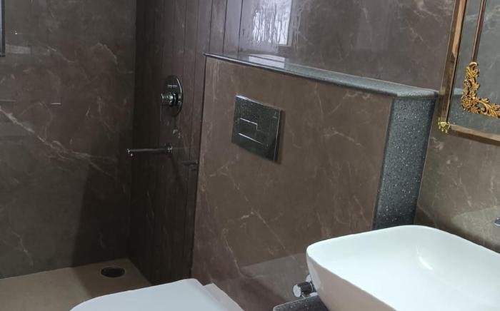 New Cozy Homestay with Mountain Views in Shimla