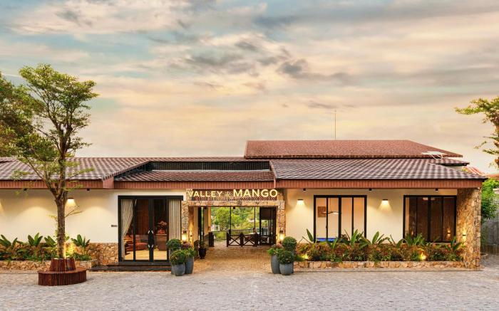 VALLEY DE MANGO HUE VILLA