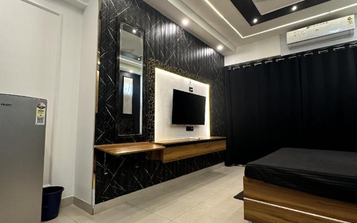 The Sapphire Suite(Studio Apartment)