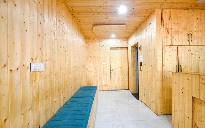 FabHotel Royal Metro