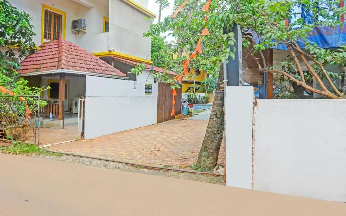 FabHotel 22 Square Living Spaces