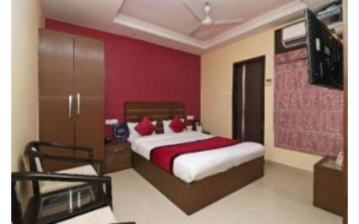 Hotel Royal Castle, Lucknow